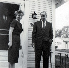 Della Marie Dorrough, Floyd Modi